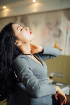 宝宝腿开大一点就能吃到扇贝了